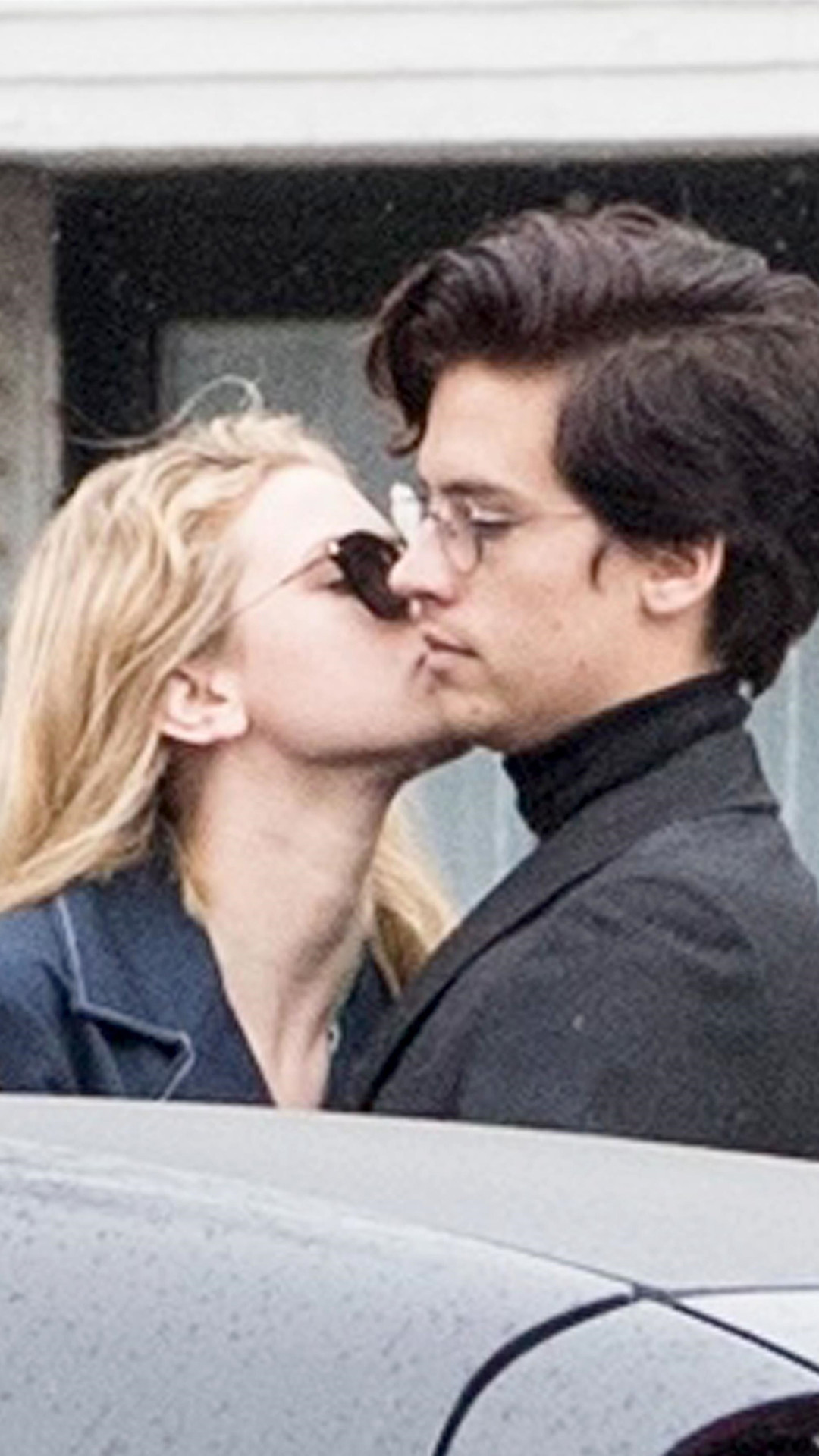 Lili Reinhart, Cole Sprouse Lili Reinhart, Cole Sprouse